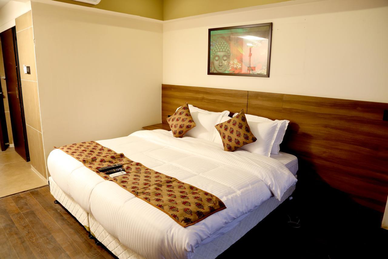 Hotel Mumbai House Andheri East, Bombay Exterior foto