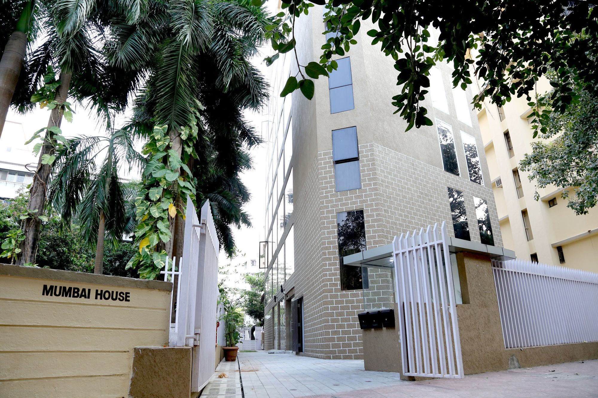 Hotel Mumbai House Andheri East, Bombay Exterior foto