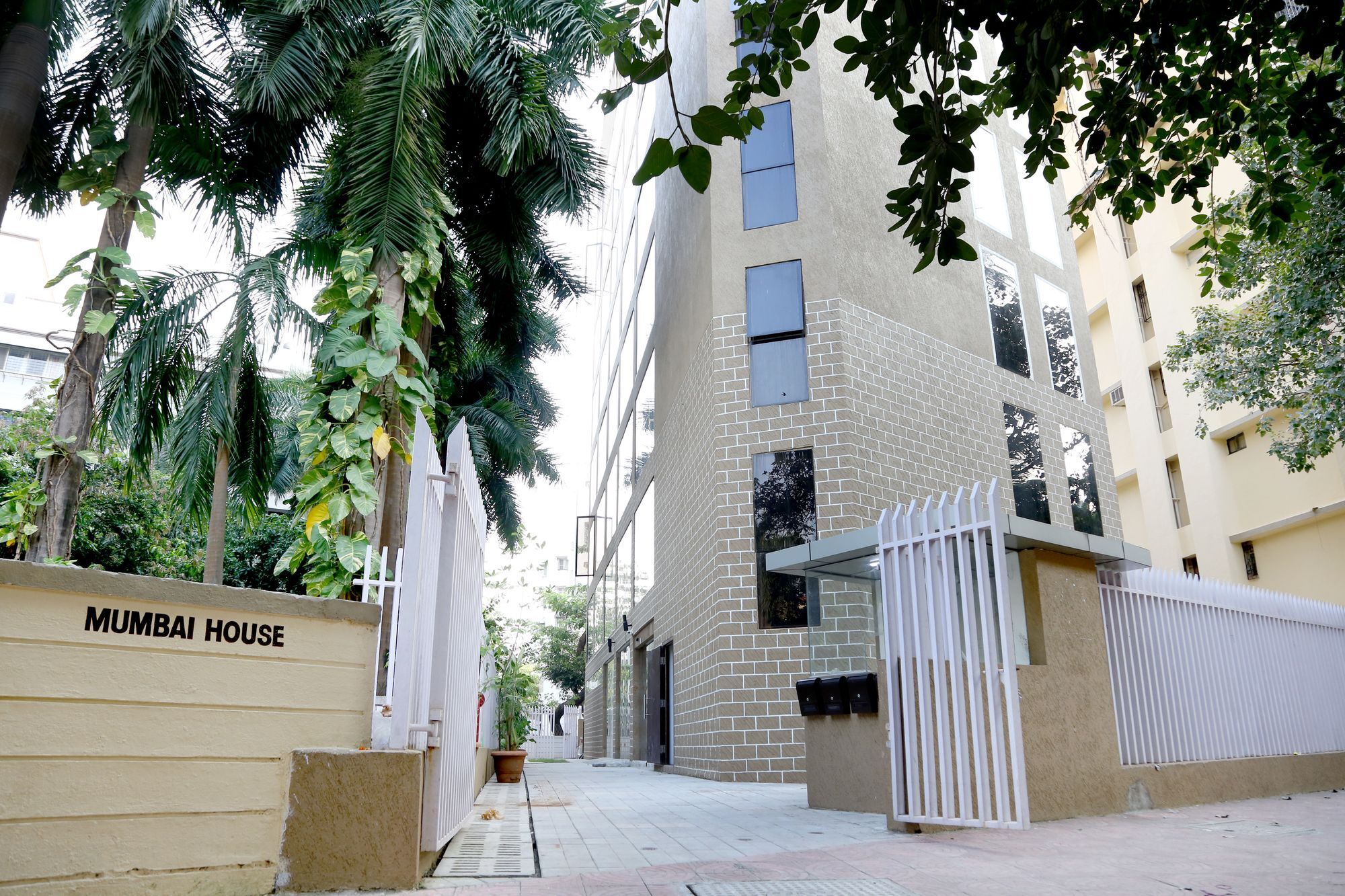 Hotel Mumbai House Andheri East, Bombay Exterior foto